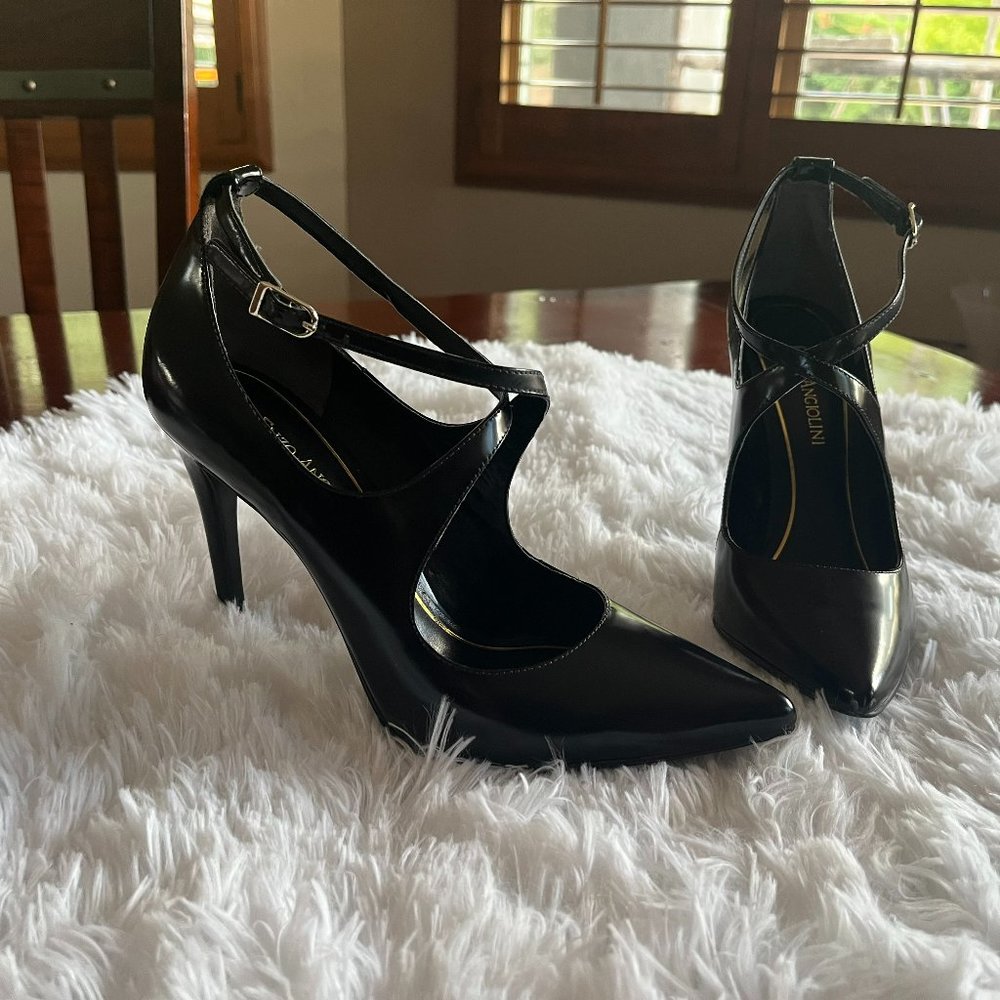 Gorgeous! New black Enzo Angiolini cross strap stiletto heels